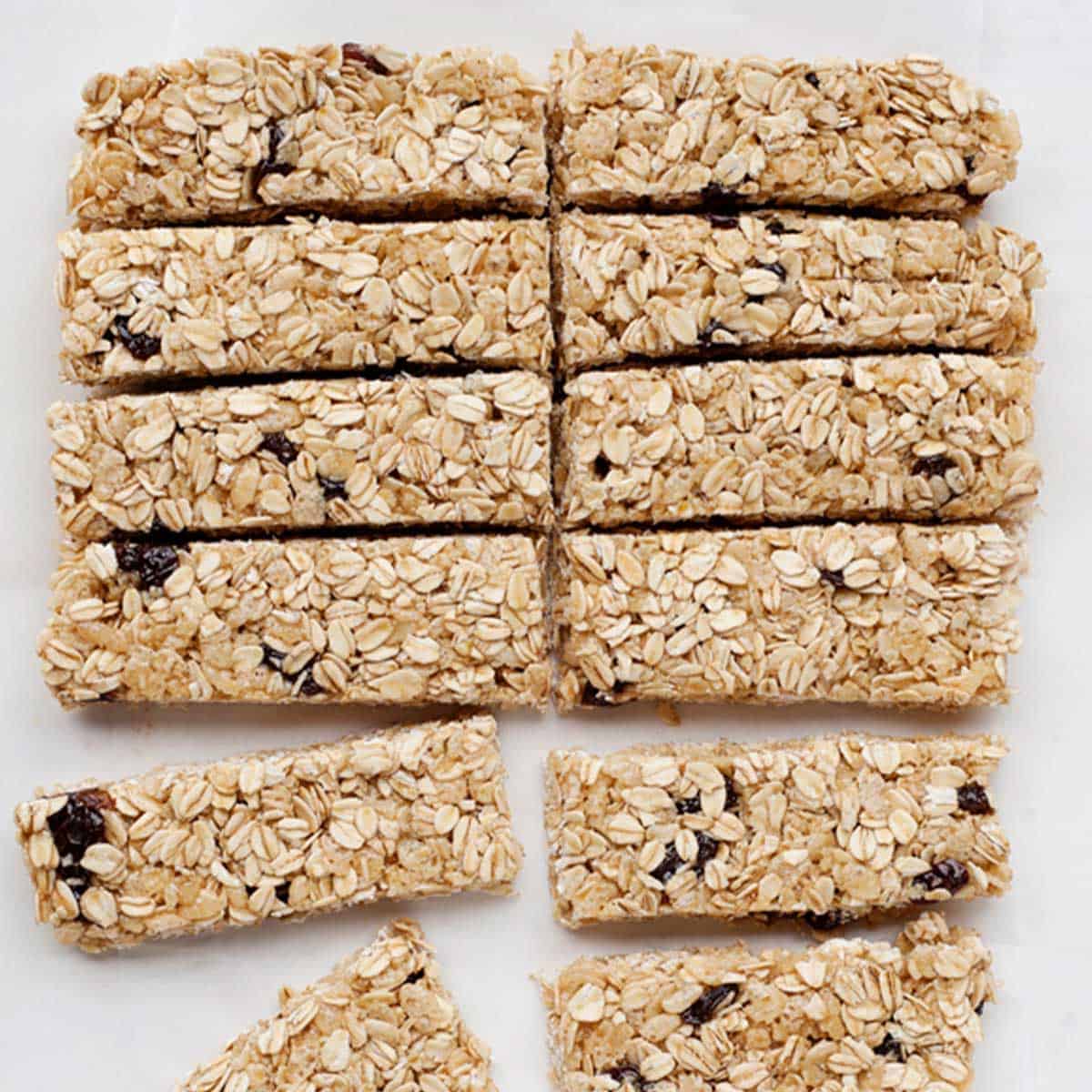 Chewy Oatmeal Raisin Granola Bars