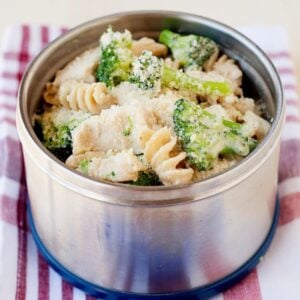 chicken alfredo pasta with broccoli in a thermos