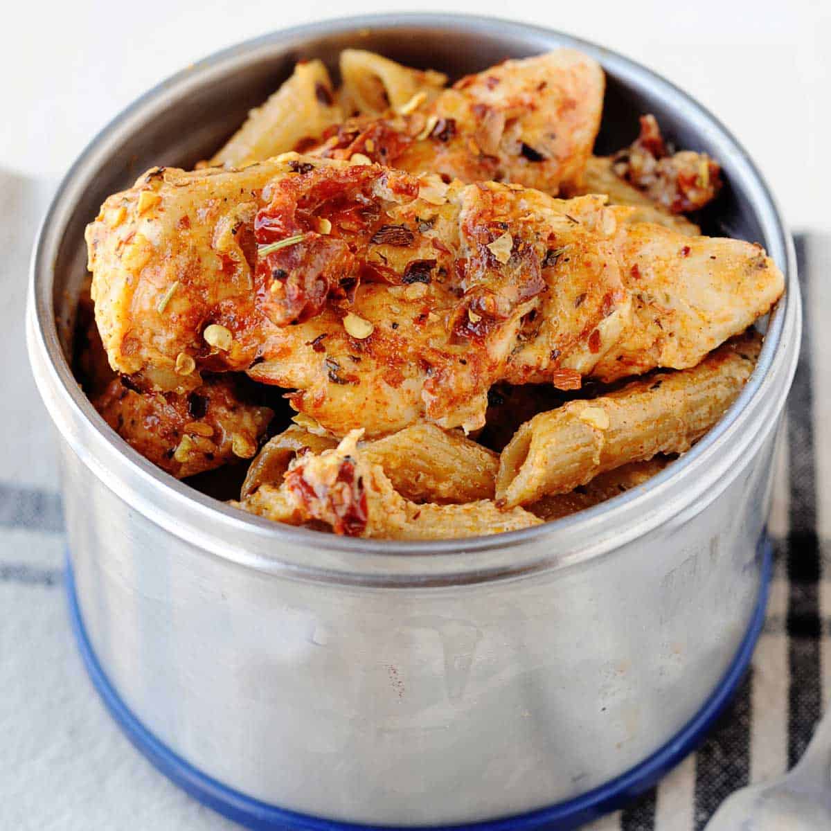 Creamy Sun Dried Tomato Pasta with Chicken - Thermos Lunch Idea