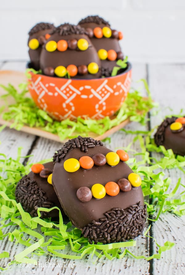 Get your kids excited about Easter by making some of these fun Easter recipes for kids! Let them be your helping hands and everyone will have fun. 