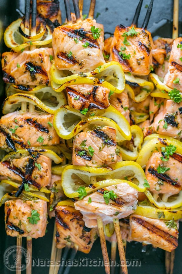 These 8 healthy BBQ recipes will help you have the best summer BBQ party ever! They're fresh, full of flavor, and made with healthy ingredients. Delicious!