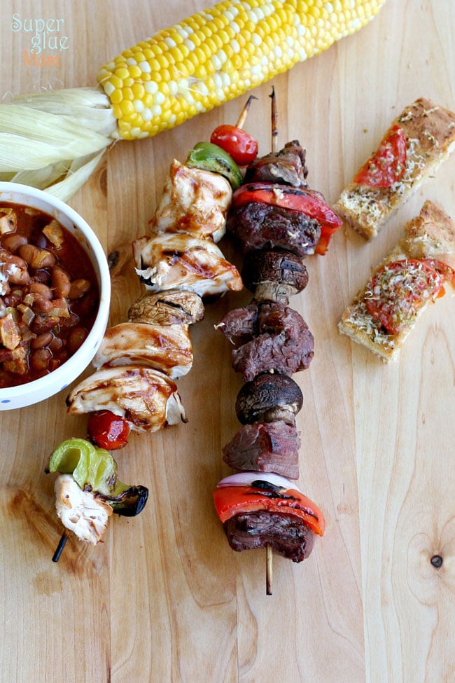 These 8 healthy BBQ recipes will help you have the best summer BBQ party ever! They're fresh, full of flavor, and made with healthy ingredients. Delicious!