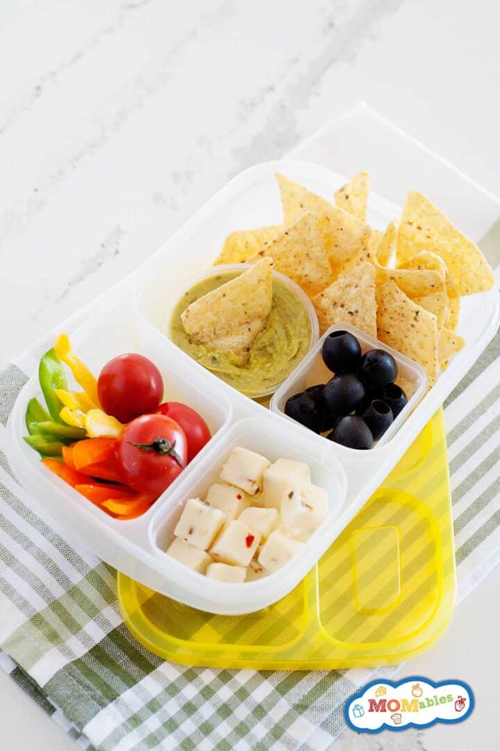 5-Minute Chips & Guacamole Bento: 5-Minute School Lunch Idea | MOMables