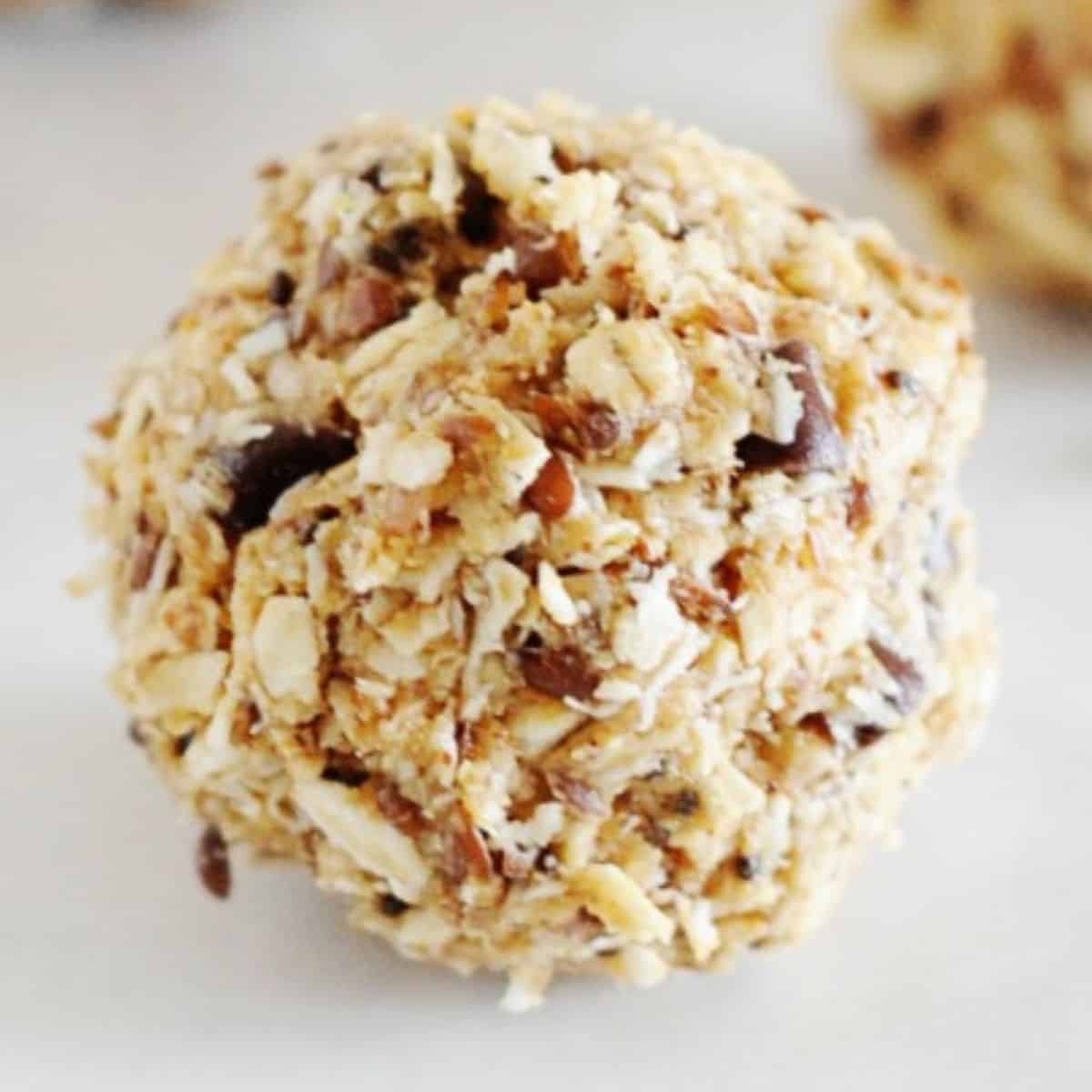 No-Bake Oatmeal Raisin Energy Balls